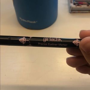 girlactik liquid felt eyeliner